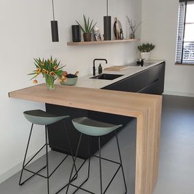 Compacte eettafel